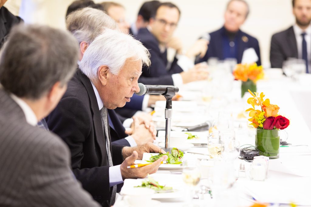 Felipe González analiza en Nueva York los retos de la gobernanza global