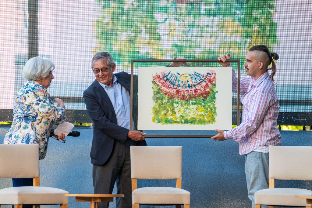 Miguel Delibes recibe el IV Premio Rojana ‘Alfredo Pérez Rubalcaba’